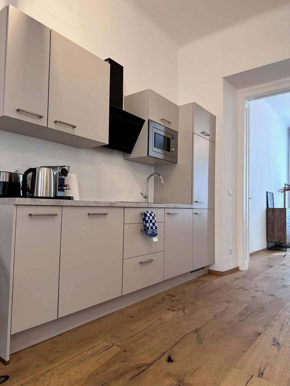 Donau Dreams Modernes Hideaway L Hg9 Apartment Виена Екстериор снимка
